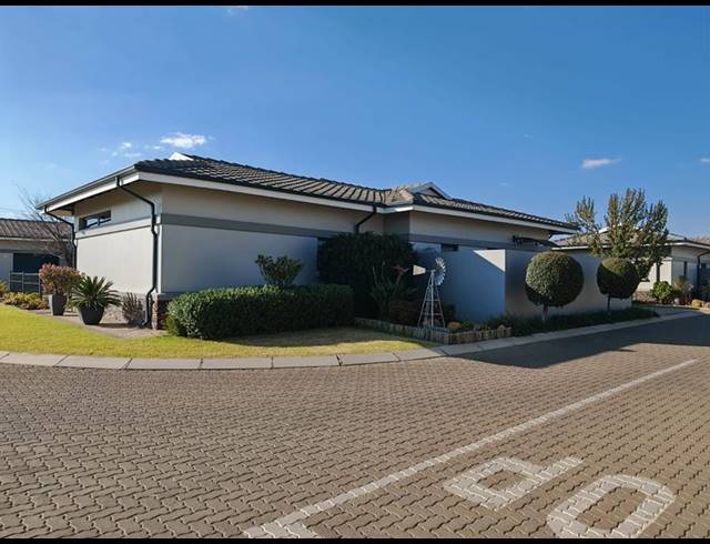 3 BEDROOM CLUSTER FOR SALE IN BRENTWOOD